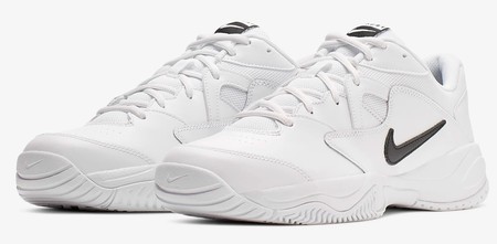 Las zapatillas de tenis NikeCourt Lite 2 en blanco están rebajadas a 38,47 euros en la tienda oficial de Nike con envío gratis