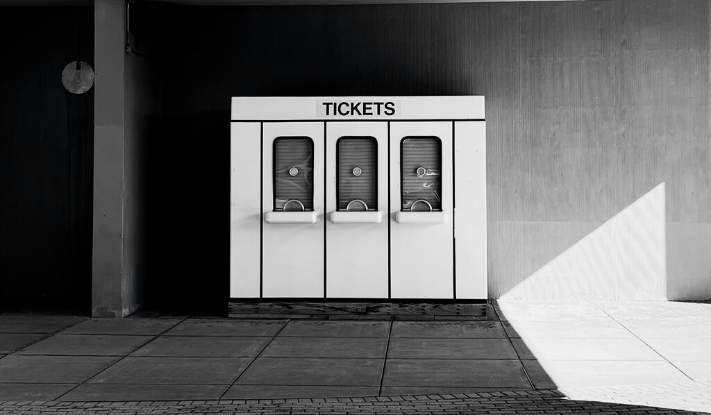 Ticketmaster cobra" dos comisiones no justificadas" en España. Los han denunciado y es bueno conocerlas, ya que muchas webs lo hacen