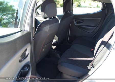 Lancia-Ypsilon-09