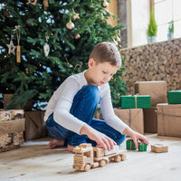 23 juguetes ecológicos para niños de todas las edades, para regalar en Navidad