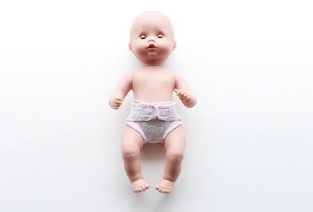 Proyecto DIY: haz un pañal para que tus hijos jueguen a los papás y mamás con sus muñecos