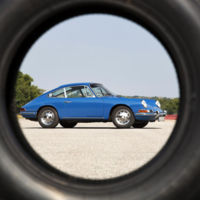 Porsche ofrece para sus clásicos neumáticos Pirelli modernos con aspecto retro