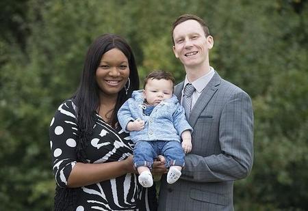 Nace un bebé blanco de una madre negra