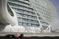 McLaren domina la primera jornada en Abu Dhabi