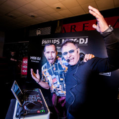 Foto 5 de 13 de la galería philips-m1x-dj-por-armin-van-buuren en Xataka