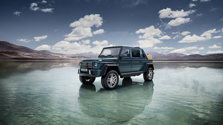 Y este es el enorme Mercedes-Maybach G 650 Landaulet: V12 de 630 CV, medio cabrio y medio millón de euros