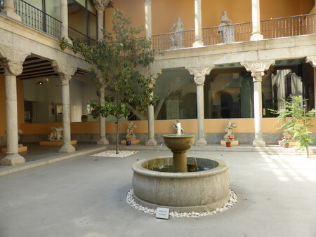 Patio Renacentista Del Museo De San Isidro De Madrid