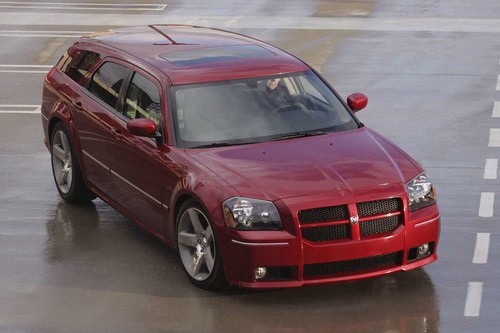 Dodge Magnum SRT-8: la vez que una vagoneta se atrevió a ser un muscle-car