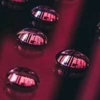 Un nuevo estado híbrido de la materia: científicos descubren cómo los sólidos se mezclan con los líquidos 