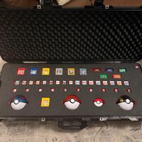Un militar fan de Pokémon crea el maletín definitivo para para jugar a toda la franquicia en el apocalipsis (y con panel solar)