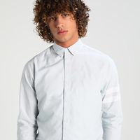 Zalando nos ofrece camisas Only & Sons Onsjames desde 12,45 euros con envío gratis 