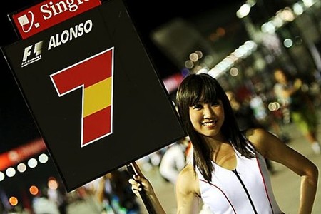 f1_pit-babe-en-posicion-de-parrilla-de-fernando-alonso-en-singapur.jpg
