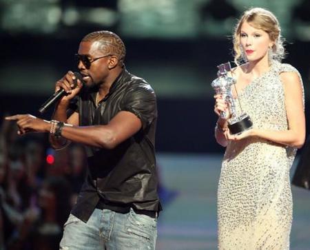 Kanye West la lía parda en los MTV y deja en ridículo a Taylor Swift