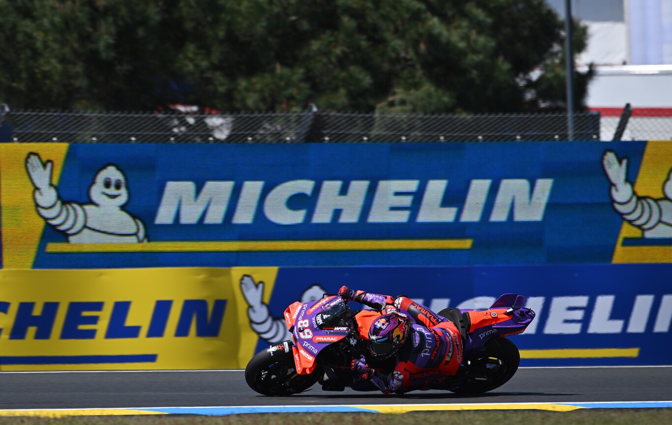 Jorge Martín vuela para la pole pese a una caída y Marc Márquez, eliminado en Q1 tras una pésima estrategia