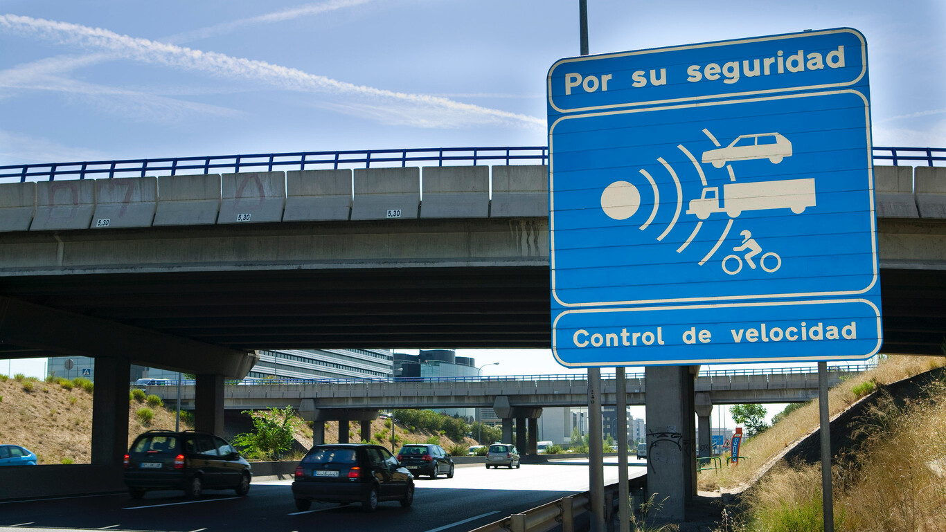 Debes leer esto para que la DGT no te arruine con los nuevos cambios en sus radares 6 Merca2.es La regla es del ‘3 y del 5’