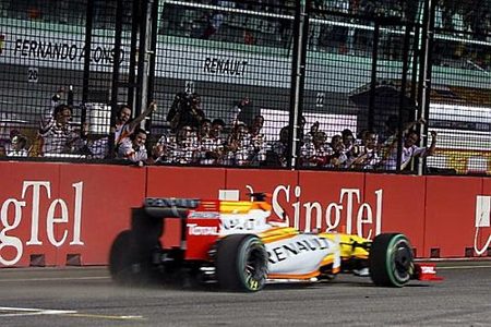 f1_fernando-alonso-tercero-en-singapur-a-su-paso-por-meta.jpg