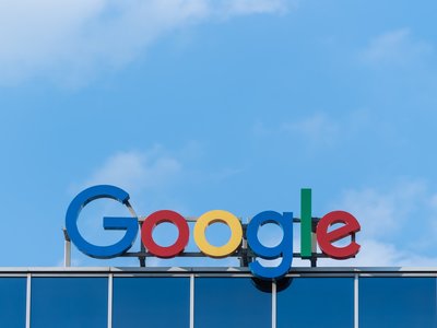 La inteligencia artificial de Google deja de poner etiquetas como 'hombre' o 'mujer' para evitar sesgos
