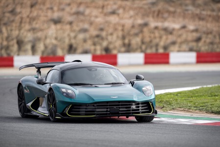 Aston Martin Valhalla