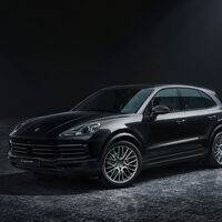 Los Porche Cayenne, S y E-Hybrid Platimun Edition cambian el Piano Black por tonos platino, desde 103.855 euros