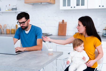 Mujeres reducen sus oportunidades por tareas de cuidado en el hogar