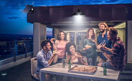 Esta es la lámpara más vendida de Amazon: funciona con energía solar y cuesta menos de 27 euros