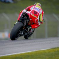 Andrea Iannone, Hiroki Ono y Johann Zarco vuelan en Mugello