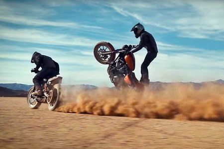 Un duelo salvaje en el desierto: Harley-Davidson Sportster 1200 contra Indian Scout Sixty