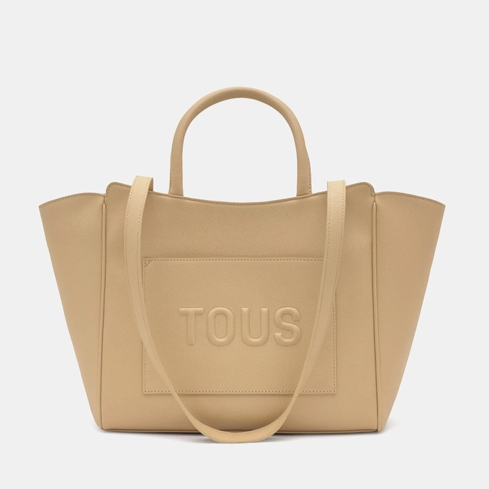 Tous
Bolso mediano con cierre de cremallera y doble asa.