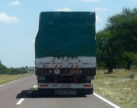 Adelantamiento a camión