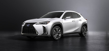 Lexus entra de lleno al segmento de los SUV subcompactos con el nuevo UX 2019
