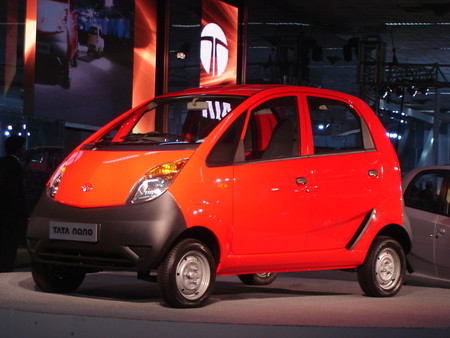 Adiós al Tata Nano, el coche más barato del mundo que hacía temblar a los dummies en las pruebas de choque