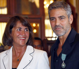George Clooney, Caballero de las Artes y las Letras