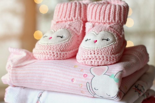 Qué hacer con la ropa de bebé que ya no le queda a tus hijos 