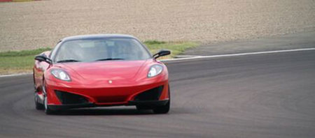 Fotos espía de un nuevo Ferrari a medida de Leonardo Fioravanti