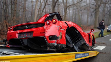 Ferrari Enzo Chocado1