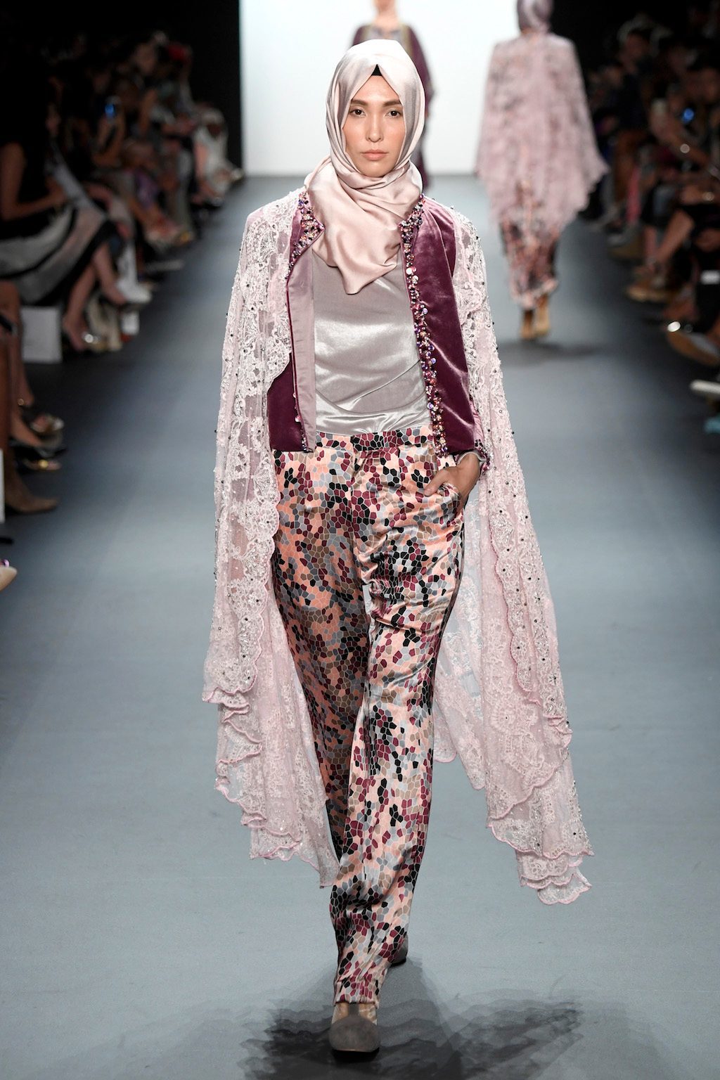 Foto de Anniesa Hasibuan (32/53)