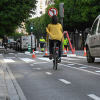 Los ciclistas también deben cumplir las normas de la DGT: multas de hasta 1.000 euros y controles de alcoholemia obligatorios