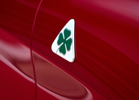 Quadrifoglio Verde: El porqué del peculiar símbolo para los deportivos de Alfa Romeo