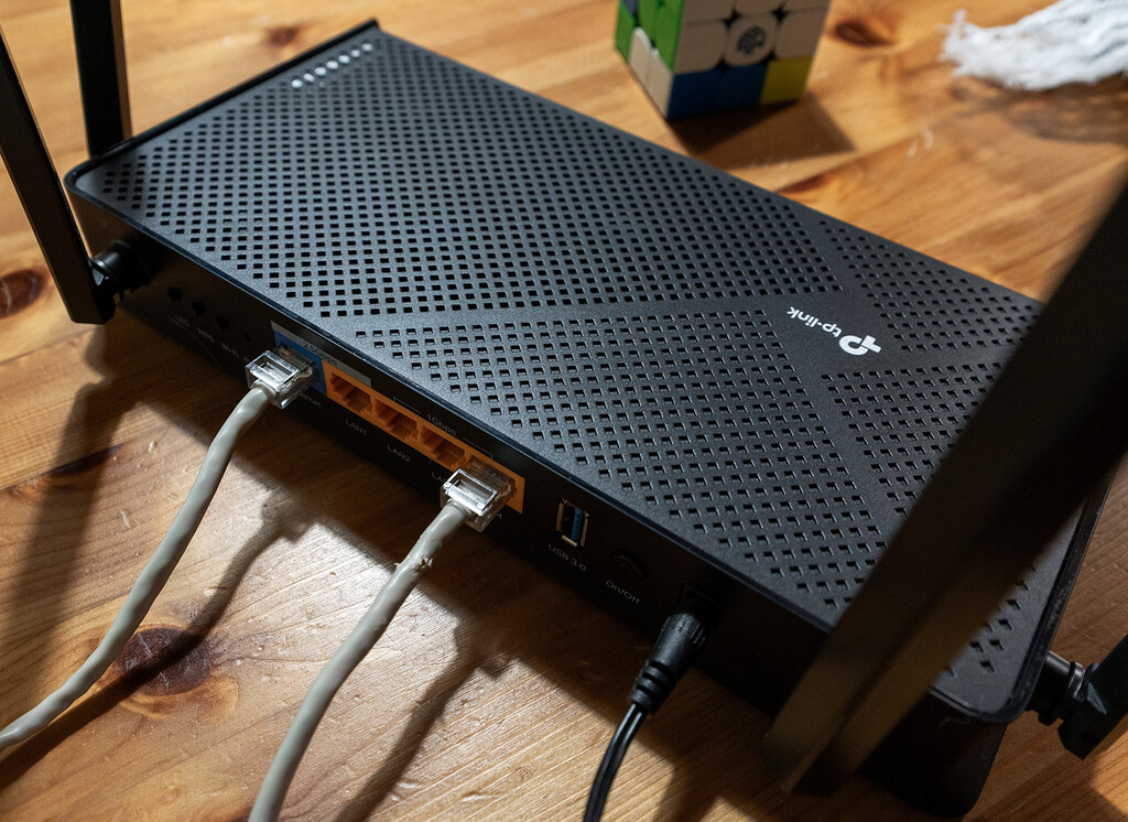 Si tu red va lenta quizá no sea culpa del router: el cable Ethernet tiene mucho que ver