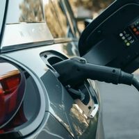 A China tem tantos carros elétricos nas ruas que os utilizará para gerar energia para as residências 