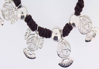Carittas: pulseras para mamás con las caritas de sus hijos