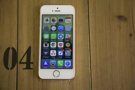 Apple iPhone SE de 128GB por sólo 349,90 euros en El Corte Inglés