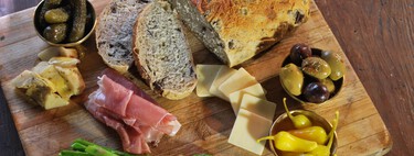 Estos son los aperitivos típicos de España que pueden tener tantos probióticos como un yogur 