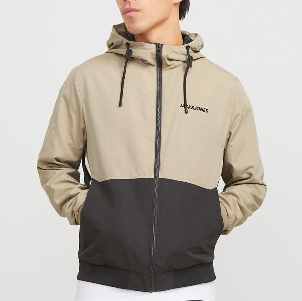 Chaqueta bomber de hombre lisa con bolsillos y cremallera
