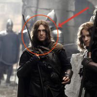 Si pausas El Señor de los Anillos: El retorno del rey en el minuto 43:03, verás a todo un Tolkien luchar contra los orcos 