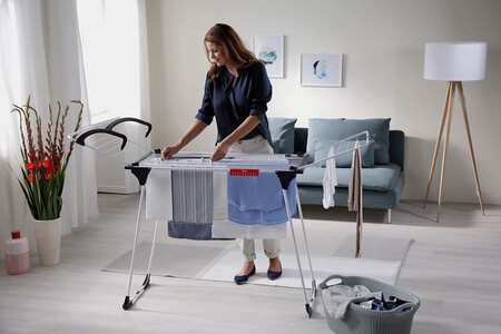 Nueve tendederos plegables rebajados en Amazon donde secar tu ropa de forma natural (y que apenas ocupan espacio)