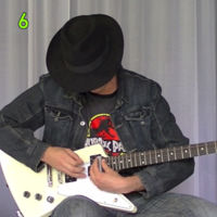 ¿Se puede tocar la guitarra como si llevases el F1 de Fernando Alonso? Estos videos demuestran que sí