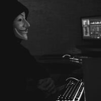 Explosión de malware móvil, nuevos infostealers y guerras de ransomware: las amenazas de ciberseguridad que marcaron la primera parte de 2025 