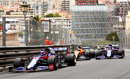Kvyat Sainz Monaco F1 2019