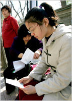 Las alumnas adolescentes chinas son obligadas a realizar un test de embarazo